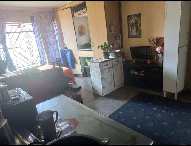 BUSINESS FOR SALE IN KEMPTON PARK WEST